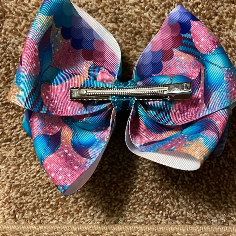 Girls large hair bow with clip